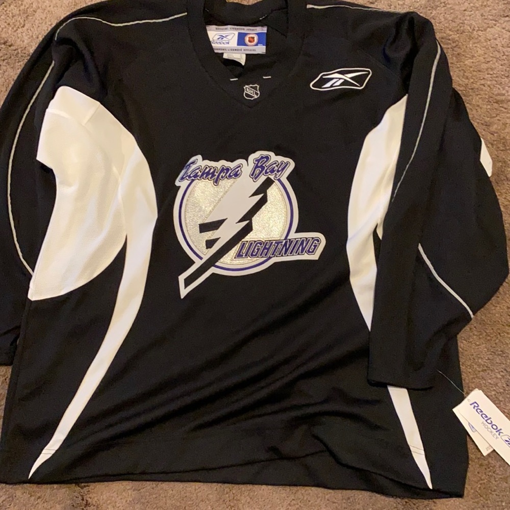 NHL Men’s Lighting jersey size XL new with tags